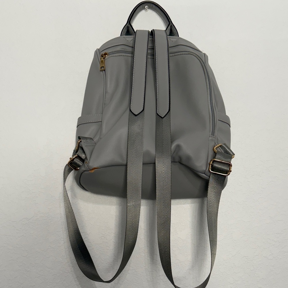 Cluci Chic Gray Women's Backpack - image 5